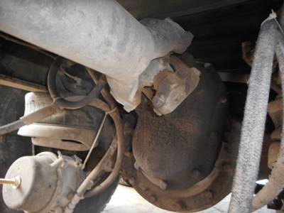 Dana-Spicer DS402 Front Differential for a 1995 Kenworth T800