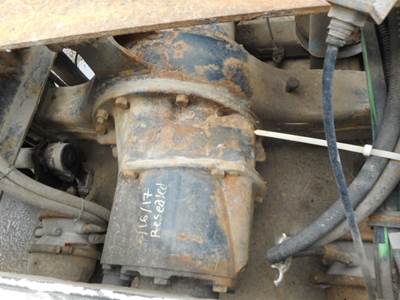 Dana-Spicer DS404 Front Differential for a 1995 Volvo VN