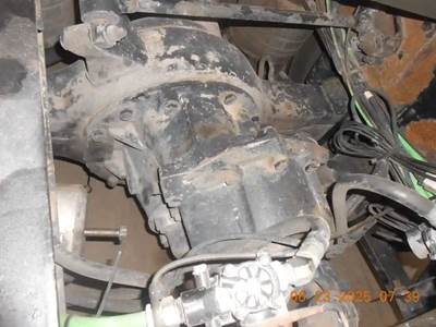 Dana-Spicer DS405 Front Differential for a 2010 Freightliner Cascadia