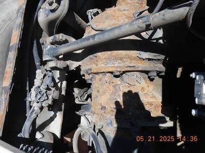 Eaton DS404 Front Differential for a 2012 Peterbilt 389