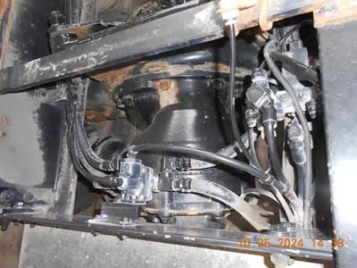 Meritor-Rockwell MT-40-143 Front Differential for a 2015 Volvo VNR
