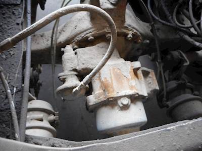 Meritor-Rockwell SQHD Front Differential for a 1980 International 2500/2600/8100/8200/8300