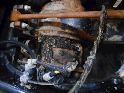 Dana-Spicer DSP40 Front Differential for a 2002 Kenworth T800