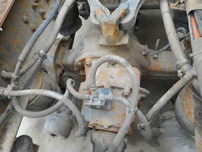 Dana-Spicer DSP40 Front Differential for a 2003 Kenworth W900