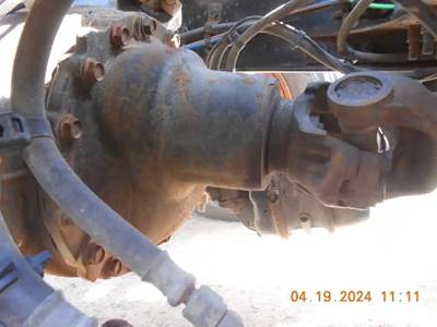 Axle Alliance RT40.0-4 Rear Differential for a 2015 Freightliner Cascadia