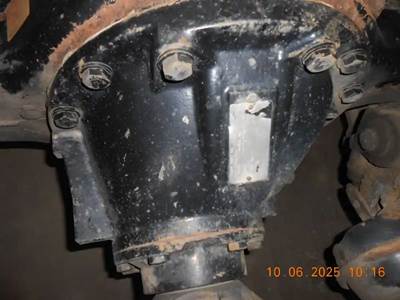 Dana DS405 Rear Differential for a 2008 Freightliner Cascadia