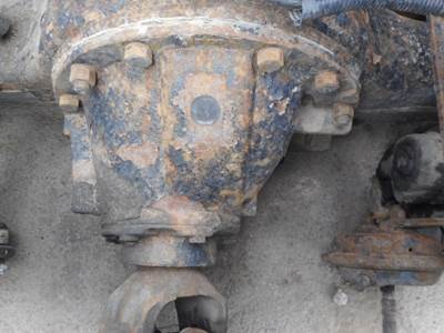 Dana DS404 Rear Differential for a 1995 Volvo VN