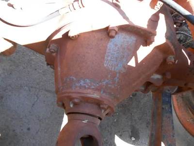 Dana RP402 Rear Differential for a 1976 International F4370