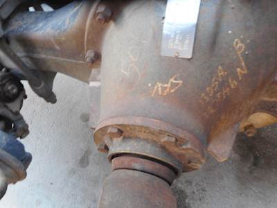 Dana RS402 Rear Differential for a 1992 Peterbilt 379