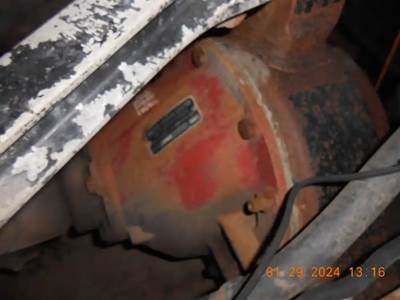 Dana RS404 Rear Differential for a 1998 Kenworth T800