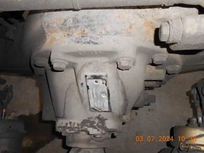 Dana RSP41 Rear Differential for a 2013 Peterbilt 386