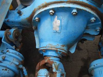 Eaton DS402 Rear Differential for a 1992 Freightliner COE