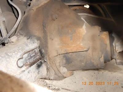 Eaton DS405 Rear Differential for a 2001 Kenworth T800