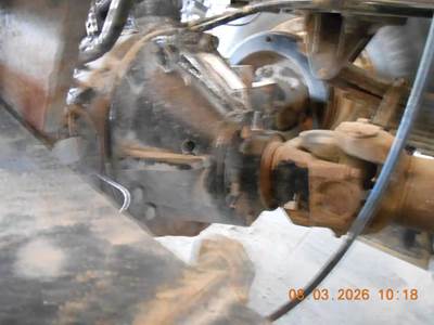 Eaton DSP41 Rear Differential for a 2006 Peterbilt 348