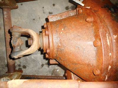 Eaton RP461 Rear Differential for a 2002 Mack CL713