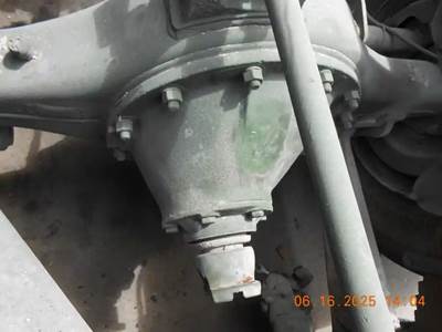 Eaton RS401 Rear Differential for a 2010 Am General M915A1