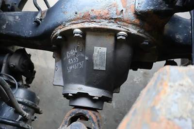 Eaton RS404 Rear Differential for a 2012 Freightliner Cascadia