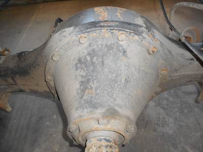 International N340 Rear Differential for a 1997 International 4700