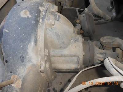 Meritor-Rockwell 20-145 Rear Differential for a 2001 Freightliner COLUMBIA