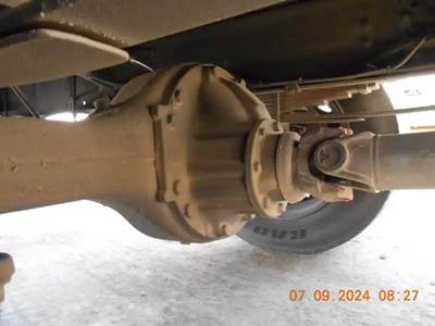 Meritor-Rockwell 20-145 Rear Differential for a 2000 Freightliner FL70