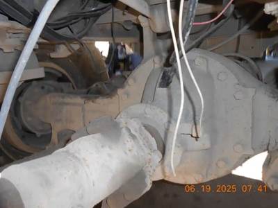 Meritor-Rockwell 20-145 Rear Differential for a 2000 Peterbilt 379
