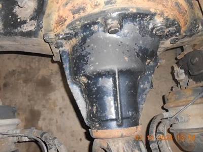 Meritor-Rockwell MD20143 Rear Differential for a 2006 Volvo VNL