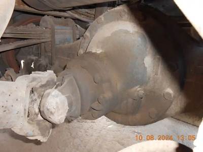 Meritor-Rockwell QD100 Rear Differential for a 1987 Freightliner COE