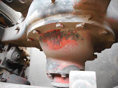 Meritor-Rockwell SQ100 Rear Differential for a 1992 Freightliner FLD