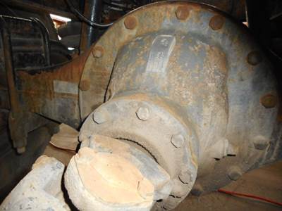 Meritor-Rockwell SQ100 Rear Differential for a 1989 Freightliner FLD