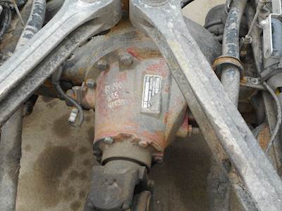 Dana DSP40 Rear Differential for a 2003 Kenworth W900
