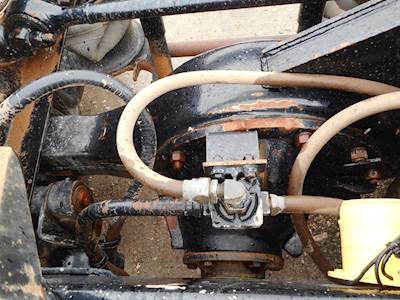 Dana RS402 Rear Differential for a 1990 Kenworth T800