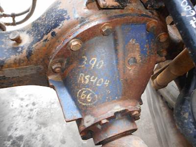 Dana RS404 Rear Differential for a 1995 Kenworth T800