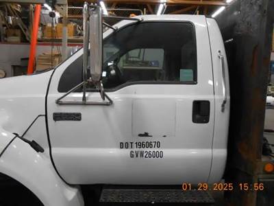 Ford F-650 Left Door for a 2004 Ford F650