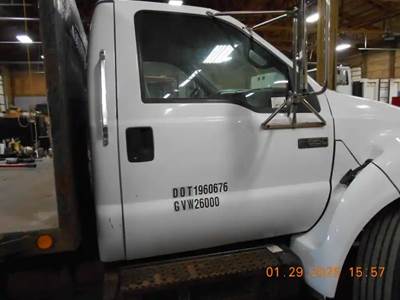 Ford F-650 Right Door for a 2004 Ford F650