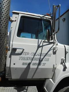 Ford L9000 Right Door