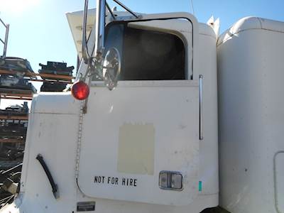 Freightliner Columbia 112 Left Door for a 1986 Freightliner CL-112