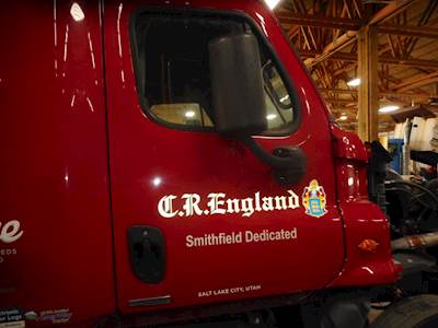 Freightliner Cascadia Right Door