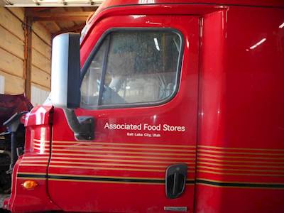 Freightliner Cascadia Left Door