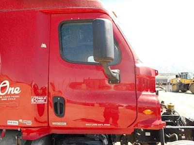 Freightliner Cascadia Right Door