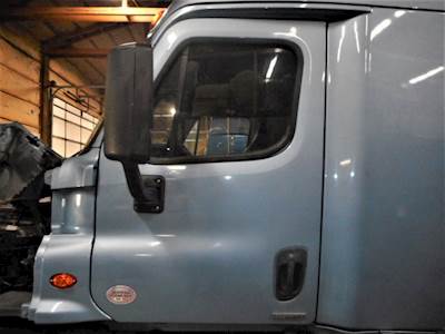 Freightliner Cascadia Left Door