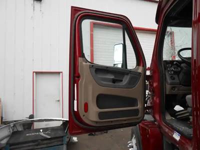 Freightliner Cascadia Left Door