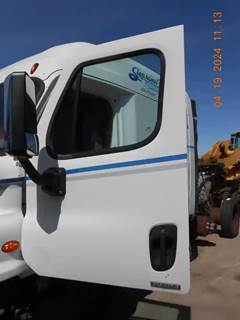 Freightliner Cascadia Left Door