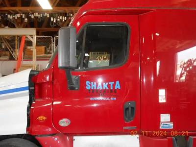 Freightliner Cascadia Left Door