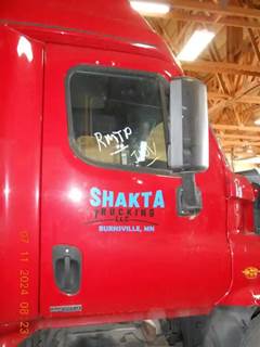 Freightliner Cascadia Right Door