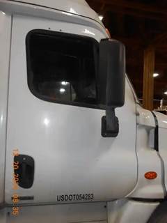 Freightliner Cascadia Right Door
