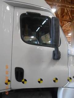 Freightliner Cascadia Right Door