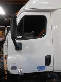 Freightliner Cascadia Left Door