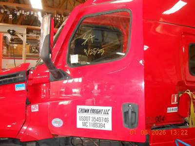 Freightliner Cascadia Left Door