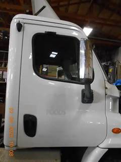 Freightliner Cascadia Right Door