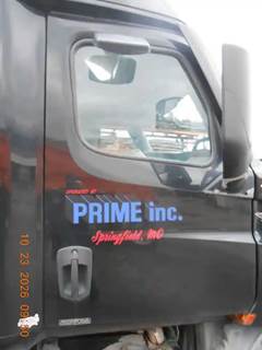 Freightliner Cascadia Right Door